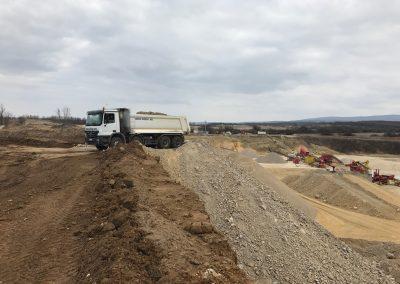 Geo-Flotta Kft. Tóparti Vendégháza Fotó: Mogetiana Egyesület 81 A Soós-Dózer Kft. Fotó: http://soosdozer.hu/ Az S/S Szolgáltató Kft. Dolomit bányaüzeme Fotó: http://ugodibanya.