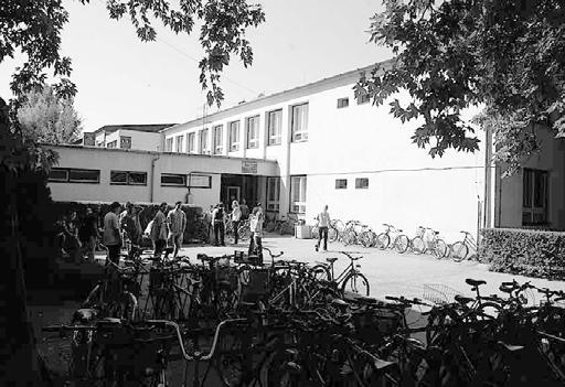 2 2008. szeptember 5. Közéleti szilánkok Betyár, elszállt a nyár A címben idézett mondat egy kódolt parancs volt 1968. szeptember 12-én.