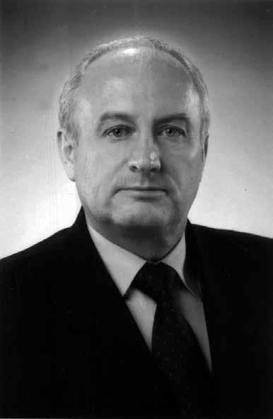 IV. A tantestület névjegyzéke és tevékenysége IGAZGATÓ REÕTHY FERENC Szaktárgyai: magyar-történelem Pályáját 1979-ben kezdte.