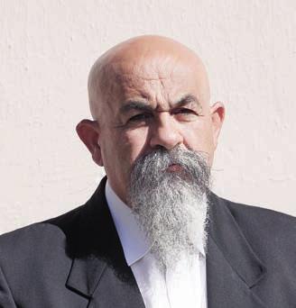 Feleségemmel Jászfényszarun élünk. Egy közös fiúgyermekünk van. 8 általánost Jászfényszarun, majd a jászberényi Klapka György Szakmunkás képzőbe esztergályos szakképesítést szereztem.