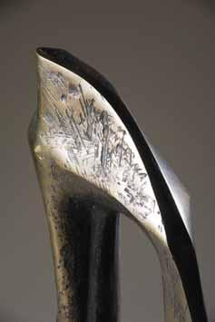 körülô, 1996 bronz, kô / bronze, stone 34 x 38 x
