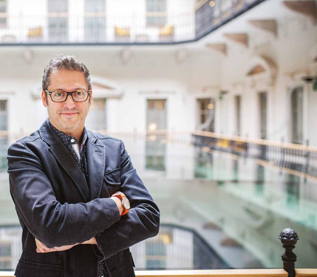 Daniel Boico A MÁV Szimfonikusok új művészeti vezetője Fótó: Kaiser Ákos Helyszín: Aria Hotel Budapest A MÁV Szimfonikus Zenekar művészeti vezető posztját szeptember óta Daniel Boico látja el.