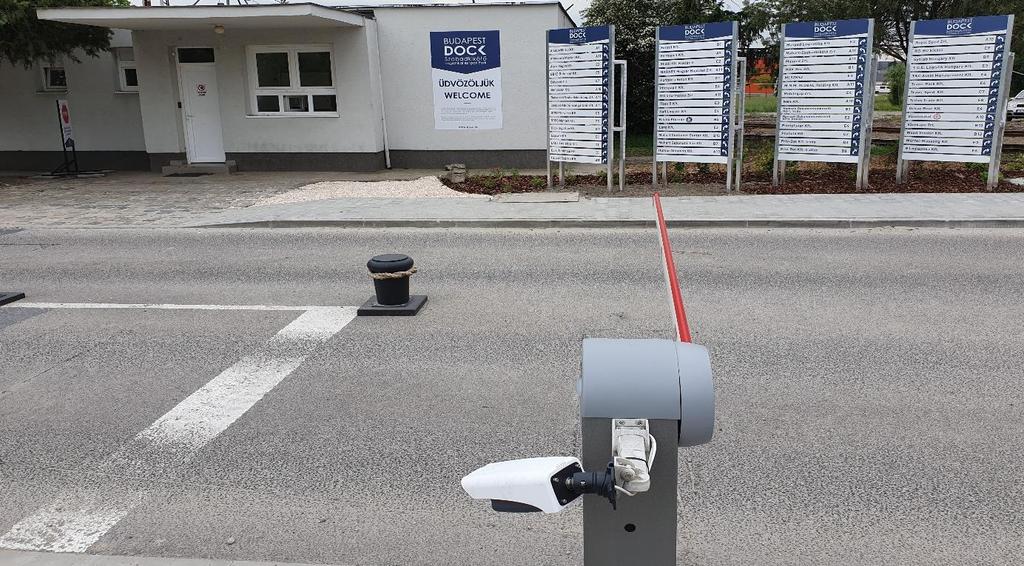 A kapuk forgalmát tekintve maximum, átlag napi 5000 jármű be-, és kiléptetésével kell tervezni.