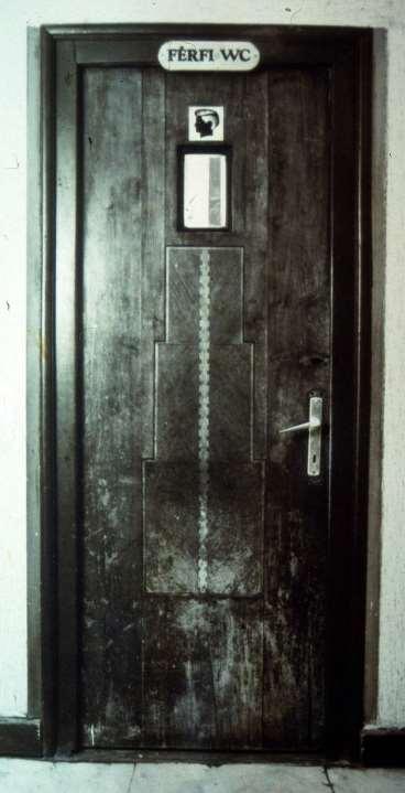 A SZÍNHÁZ