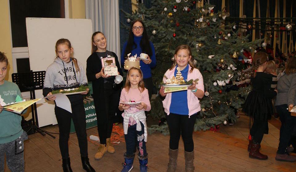 Közélet 15. OLDAL Karácsonyi Vásár Tápiógyörgyén 2019 december 7-én, immár hetedik alkalommal telt meg gyermekzsivajjal, énekkel, kacagással a Faluház.