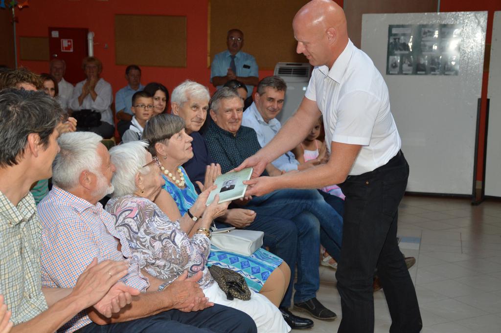 6. OLDAL Közélet, kultúra Dr.