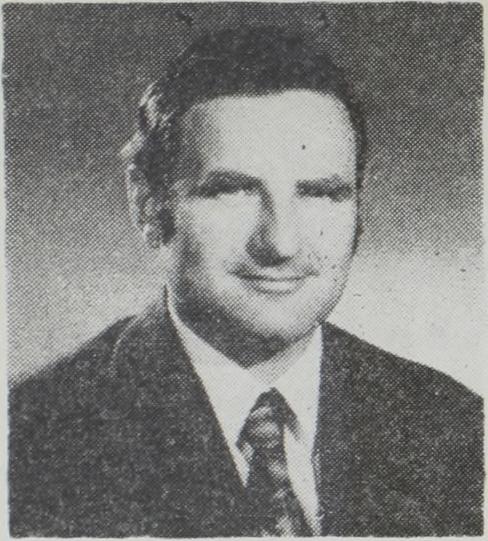 A Pécsi Nagy Lajos Gimnáziumban érettségizett 1951-ben, majd a Veszprémi Vegyipari Egyetemen 1956-ban okleveles vegyészmérnökként fejezte be egyetemi tanulmányait.