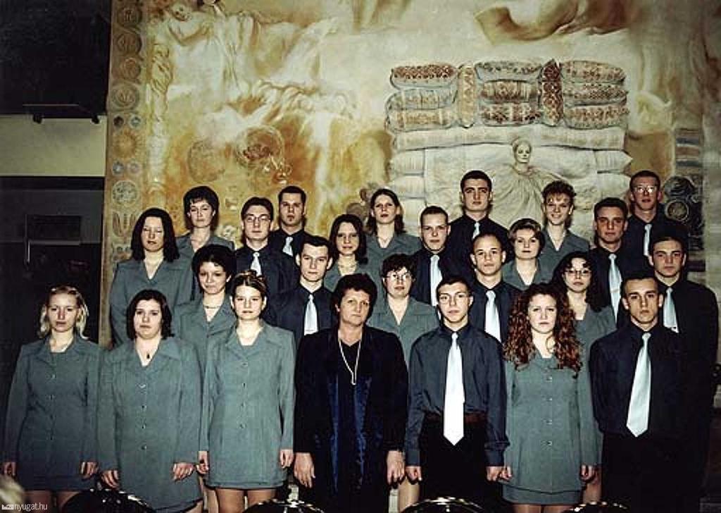 Tanulók: Balogh Marianna, Bencsics Krisztina, Danka Tamás, Fülöp Bernadett, Gersey Éva, Hadnagy Anett, Horváth Dóra, Horváth Éva, Kovács Zoltán, Mersich Milán, Ohr Szabina, Petrovics Gyula, Pörösei
