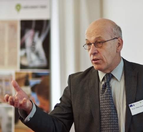) A workshop témáját képezték a térbeli-időbeli esemény-deketálás problémái, a kooperatív és kompeptitív CNN-ek teljes stabilitásának módszerei, a nanoméretű hibrid számítási rendszerek