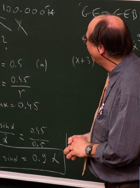 A Karunkon oktatott szakok legfontosabb öt alapozó tantárgyához (matematika, fizika, kémia, biológia, informatika) szervezünk továbbképző konferenciákat.