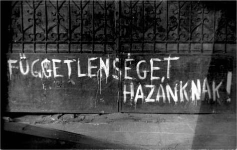 2. Nagy Imre szerepéről is szükséges néhány szót ejteni. Ma is hajlamosak sokan őt heroizálni, még a nemzetinek vagy radikális jobboldalinak mondott táborban is.