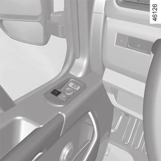 ABLAKOK (2/2) 1 Impulzusos elektromos ablakemelő Az egyszeri gombnyomásos üzemmód az ablakemelők korábban ismertetett funkcióihoz kapcsolódik.