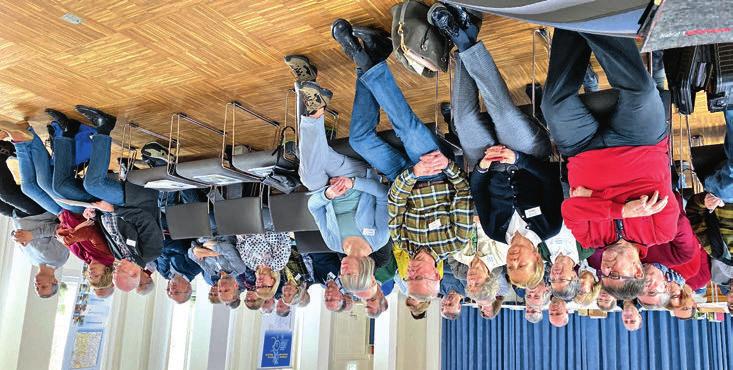 Aus unserer GesellschAft - JAhrestAGunG Im Anschluß stellten die drei Arbeitskreise ihre Ergebnisse vor. Was macht den Jakobsweg zum Pilgerweg? Die Pilgergesinnung.