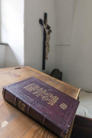 Tanuljátok meg először úgy a dallamot, hogy a ritmusát is tapsoljátok! Énekeljétek úgy is, hogy egy ütem késéssel tapsoljátok hozzá a ritmusát! Ha követed a kottát, könnyebb lesz!