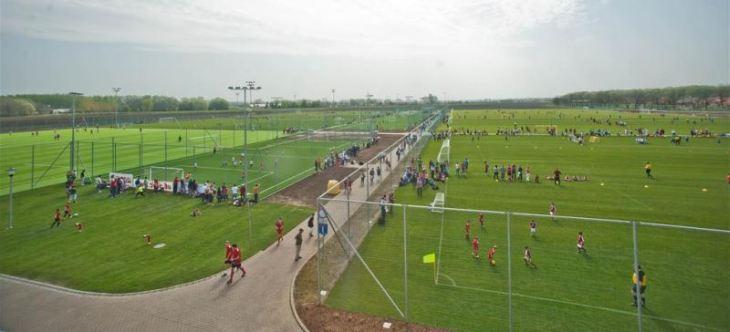 Debreceni Labdarúgó Akadémia 13 hektáros területén egy főépület mellett 14 futballpálya található, melyet az alábbi képen láthatunk (1. ábra).