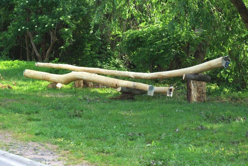 Pocakból nem állnak rosszul ugyanis, így megszületik gyorsan új becenevük: Döbrögi ikrek. Szóval a Döbrögi ikrek dóga vót a gémeskút kútágasa.