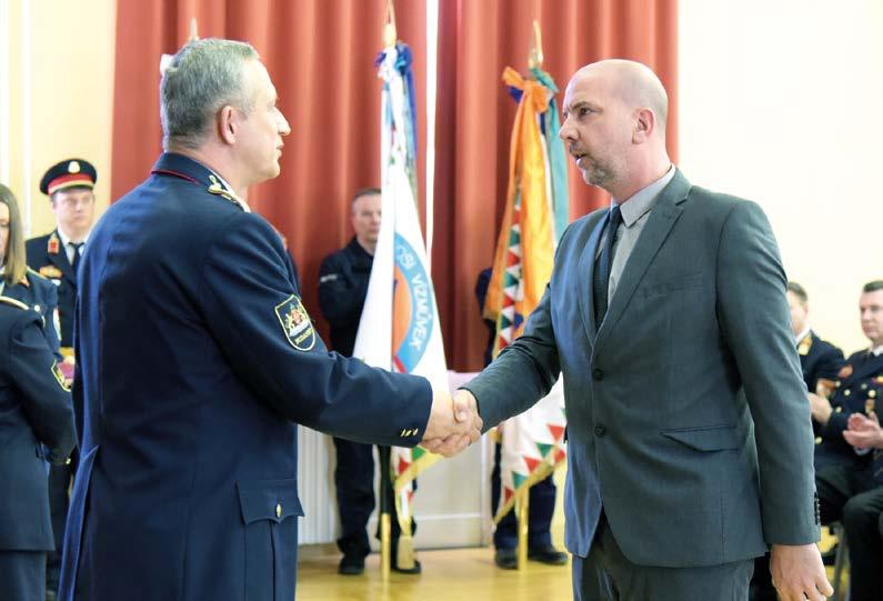 Csillik Kristóf, a Kerületgazda Szolgáltató Szervezet igazgatója a katasztrófavédelem és a védelmi igazgatás munkáját elősegítő, hosszú évek óta végzett felelősségteljes, támogató és együttműködő