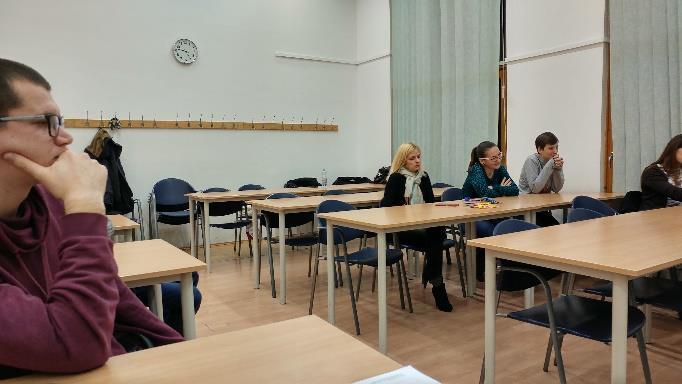 Ezt követően a hallgatósággal közösen megbeszéltünk néhány tipikus példát és egyéni kérdések közös