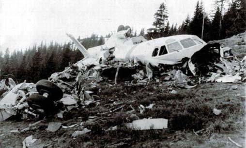 43. OLDAL BÁN LÁSZLÓ ÖTVEN ÉVE TÖRTÉNT 1970. február 4-én a Bukarest Nagyvárad légijárat gépe 21 utassal a fedélzetén a nagy ködben, közel a vlegyászai csúcshoz, lezuhant.