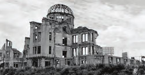 3. A radioaktivitás Mitől fél az, aki az atomtól fél? Nagyon sok ember fél az atomtól.