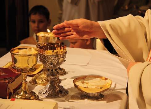 11. Az Eucharisztia ünneplése A keresztény liturgia középpontja az Eucharisztia megünneplése (Szent Liturgia, szentmise, kenyértörés, úrvacsora).