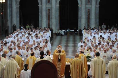 rog a Nap körül, úgy az Egyház Krisztus körül mondta Radó Polikárp, bencés liturgikus. A keresztény szóhasználatban még a hónapok és a hét napjai is tartalmat hordoznak.