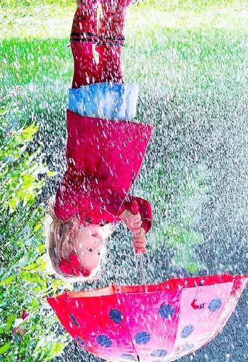 Bogárd és Vidéke 2019. május 2. SPORT 15 A hazai védelem megingásait kihasználó, mindvégig mezõnyfölényben játszó Perkáta gyõzelme nem forgott veszélyben. Jók: Horváth Zs., illetve Vincze D.