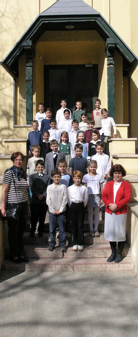 2.b 1. Ágoston Rita 2. Bézsenyi Ádám 3. Budavári Bálint 4. Fehér Balázs 5. Imre Lili 6. Jávorszky Natasa 7. Kalmár Miksa 8. Kiss Krisztián 9. Kurucz Petra 10. Nádor Anna 11.