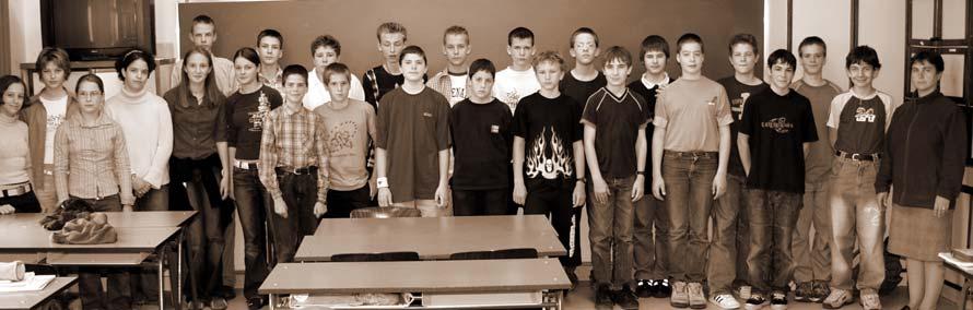 8.d 1. Balogh Máté 2. Bebesi Ádám 3. Buda Mihály 4. Deák Péter 5. Döbrei Gábor 6. Garbai Ádám 7. Gazdag Dániel 8. Gyetvai Attila 9. Hajas Gergely 10. Hiller Gábor 11. Irmalós Borbála 12.