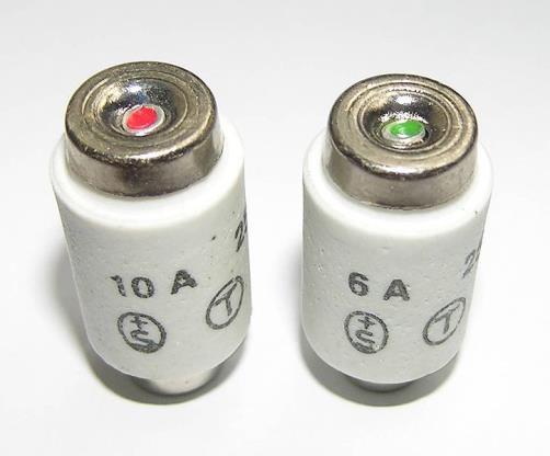 - sokk, - égés, - halál, - biológiai hatás, mint az elektromos áramnál.