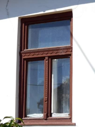 7.2. AJTÓK, ABLAKOK A gazdag részletképzés az ajtók ablakok egykori kialakításában, díszítésében is megnyilvánult.
