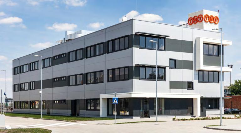 összesen 9.