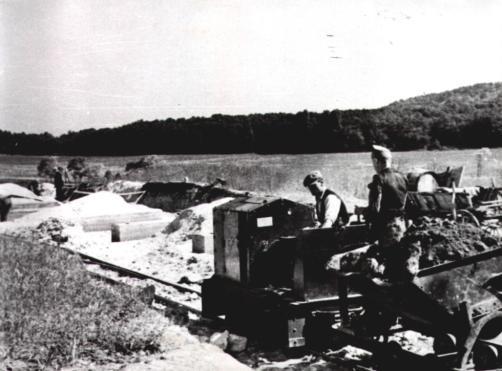 1942. év elején már 2 db bagger állt rendelkezésre. Az év elején vártunk még 1 db baggert, de az Bodajkon elakadt és az érkezése késik.