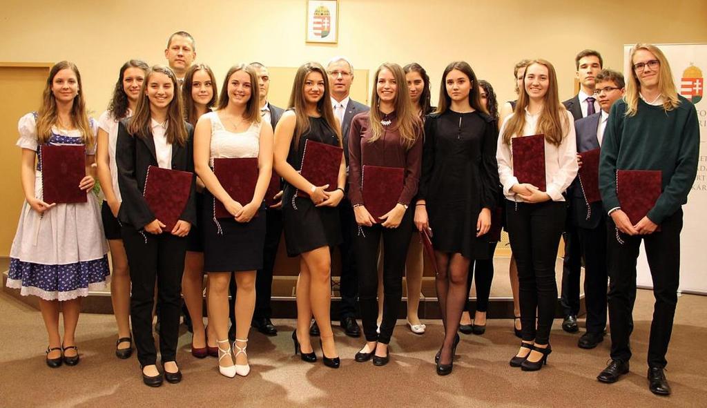 Gratulálunk Deniza! HOŠIG-DIÁK IS NYERT NEMZETISÉGI ÖSZTÖNDÍJAT HOŠIG-diák is nyert Nemzetiségi Tanulmányi Ösztöndíjat, amelyet 2017.