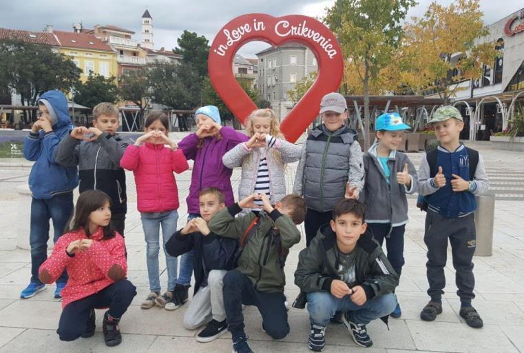 CRIKVENIČKA ŠKOLA U PRIRODI Početkom mjeseca listopada naši su učenici 3.