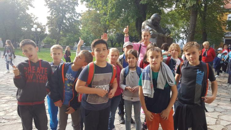 Posjetili su špilju Biserujku na otoku Krku, te najužu ulicu na svijetu grada Vrbnika, obišli grad Crikvenicu i