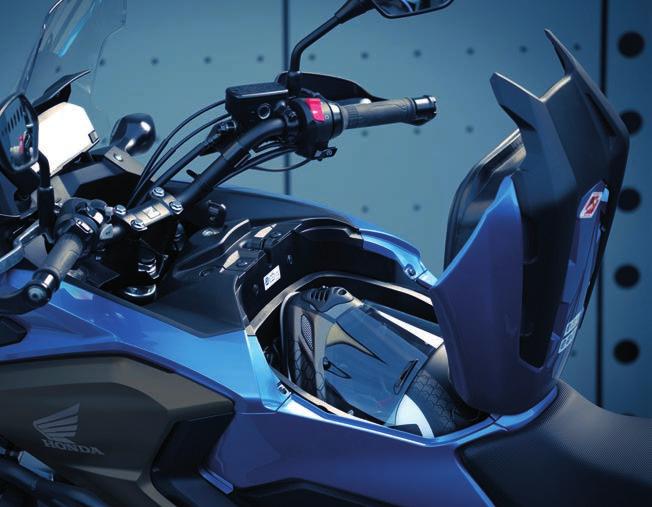 ERŐ, AMI MEGKÜLÖN- BÖZTET A Honda NC750X a mindennapos és a terepes használatóság közötti tökéletes egyensúly ékes példája.