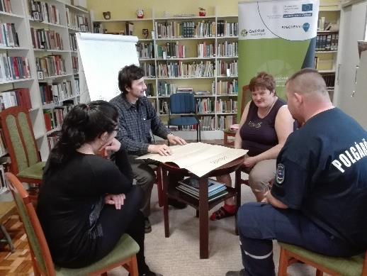 dolgok kaptak helyet a szűk térben. Ezzel szemben mások az égbolt alsóbb régióit meghódító szárnyasokat tettek meg gondolataik hőseivé.