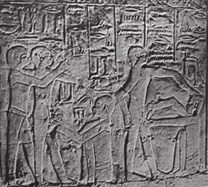 Jenei Péter Azután körülmetélte Ábrahám a fi át 269 1) Szakkarából, Ankh-ma-hor sírkamrájából egy ábrázolásos lelet került elő. A relief az Egyiptomi Óbirodalom VI.