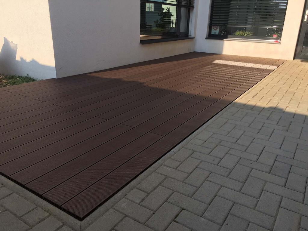Telepítés betonfelületre Ahogy azt már a fentiekben említettük, a párnafákat 35 cm-ként elhelyezzük a sík betonfelületen.