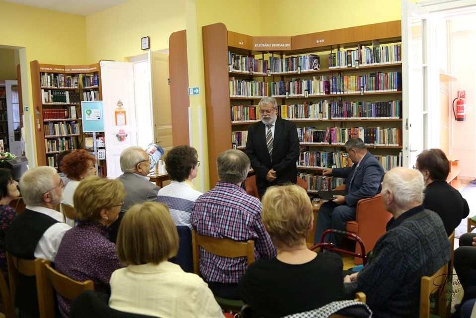 plébánosán kivül a község egész intelligencziája. Az ünnepélyen a szomszéd Kecskemétről jelen voltak: Kacsóh Pongrácz, a neves zeneszerző, Horváth Mihály országgy.