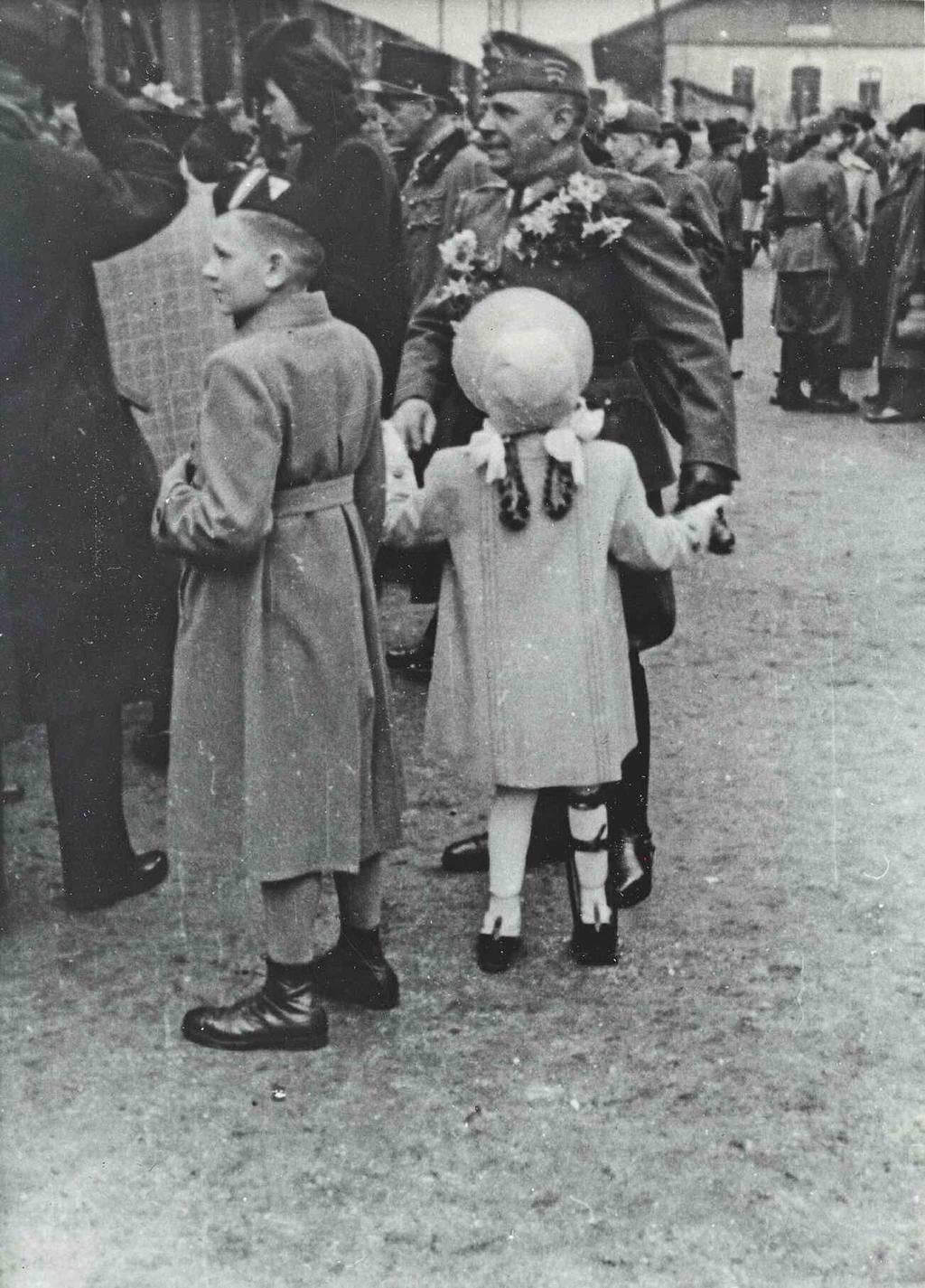 Akeleti hadszíntéren 1941 végéig a német szárazföldi haderő olyan jelentős veszteségeket szenvedett a szovjet Vörös Hadsereggel szemben, hogy Németország a hadászati kezdeményezés megtartása