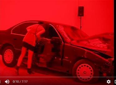 A tanulók érdeklődési területeinek gyors összegyűjtése, felírása a táblára. Az azonos érdeklődési területhez tartozó tanulók közös nyomozóirodát alkotnak, 2 vagy 3, 4, 5 fővel.