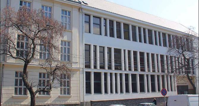 Budapesti Gazdasági SZC Dobos C. József Szakképző Iskolája Telephelykód: 025 Dobos C. József Szakképző Iskolája Iskola OM azonosítója 203061 Telephely kódja 025 Iskola címe 1134 Budapest, Huba utca 7.