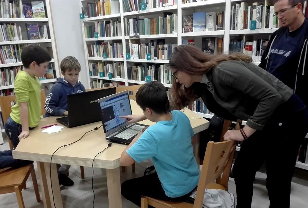 Alapítvány jóvoltából, és így a teljesen kezdőket, a programozással épp csak ismerkedőket, illetve a saját eszközzel még nem rendelkezőket is fogadni tudjuk.
