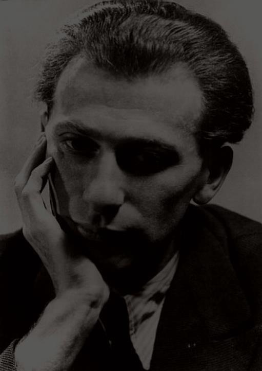 -született: Glatter Miklós 1909. május 5. Abda, 1944. november 9. költő -Születésekor elveszíti édesanyját és ikertestvérét, édesapját tizenkét éves korában.