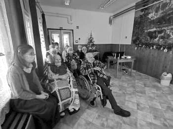 december végéig foglalkozott a pici gyermekekkel, gondozta, szeretgette őket. Majd 1992.