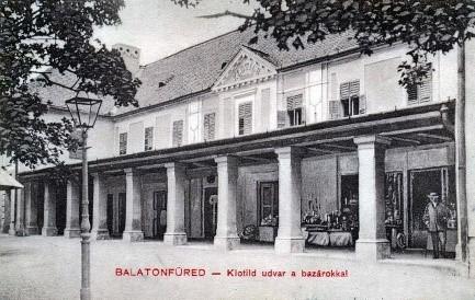 AUGUSZTUS 1856. augusztus 165 éve Frankenburg Adolf hírlapíró, szatirikus író Balatonfüreden járt és élményeit az 1858-ban megjelent Zsibvásár című novelláskötetében örökítette meg. 1886.