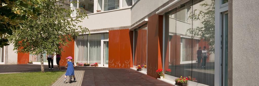 átereszti azt. A vászon felületén a homokszemcsék sem gyűlnek össze. A Zöld Ág Tagóvoda a XIII.
