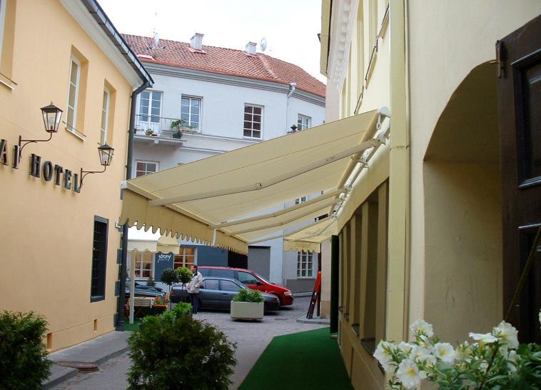 I. Napellenzők - tervezés és tudnivalók "Az egész mindig több mint részek összessége" - közhely, de különösen igaz olyan terméknél ahol a funkció, a minőség, a design, és az értékállóság egyszerre
